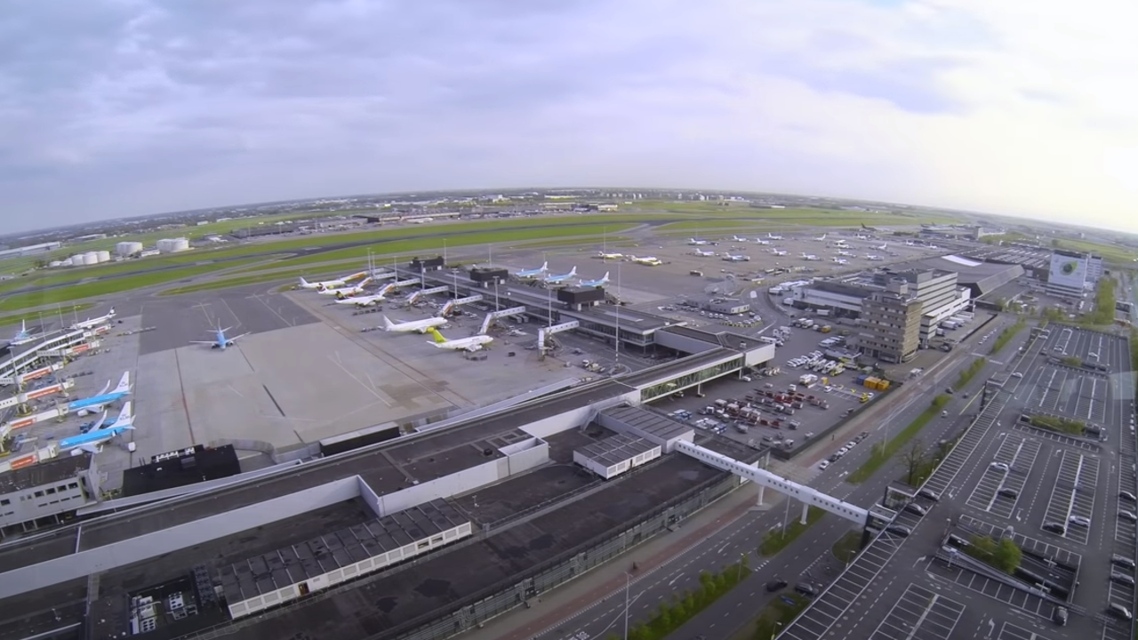 Net als in voorgaande jaren neemt het luchtverkeer op de Nederlandse luchthavens tijdens de Nationale Dodenherdenking, zaterdagavond 4 mei, een stilteperiode in acht.